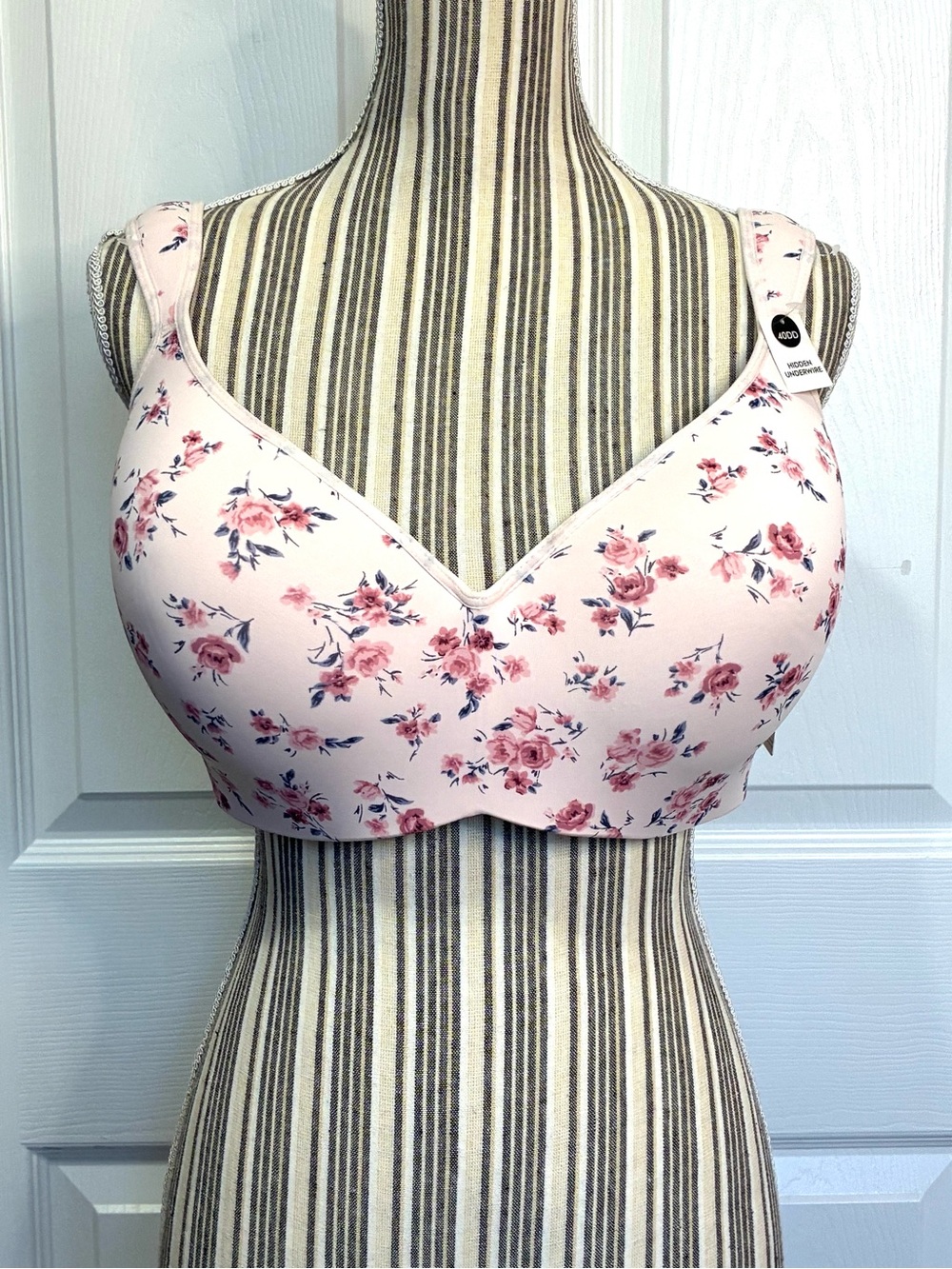 Laura Ashley Bra NEW Women’s 40DD Pink Floral Wide Straps Hidden Underwire